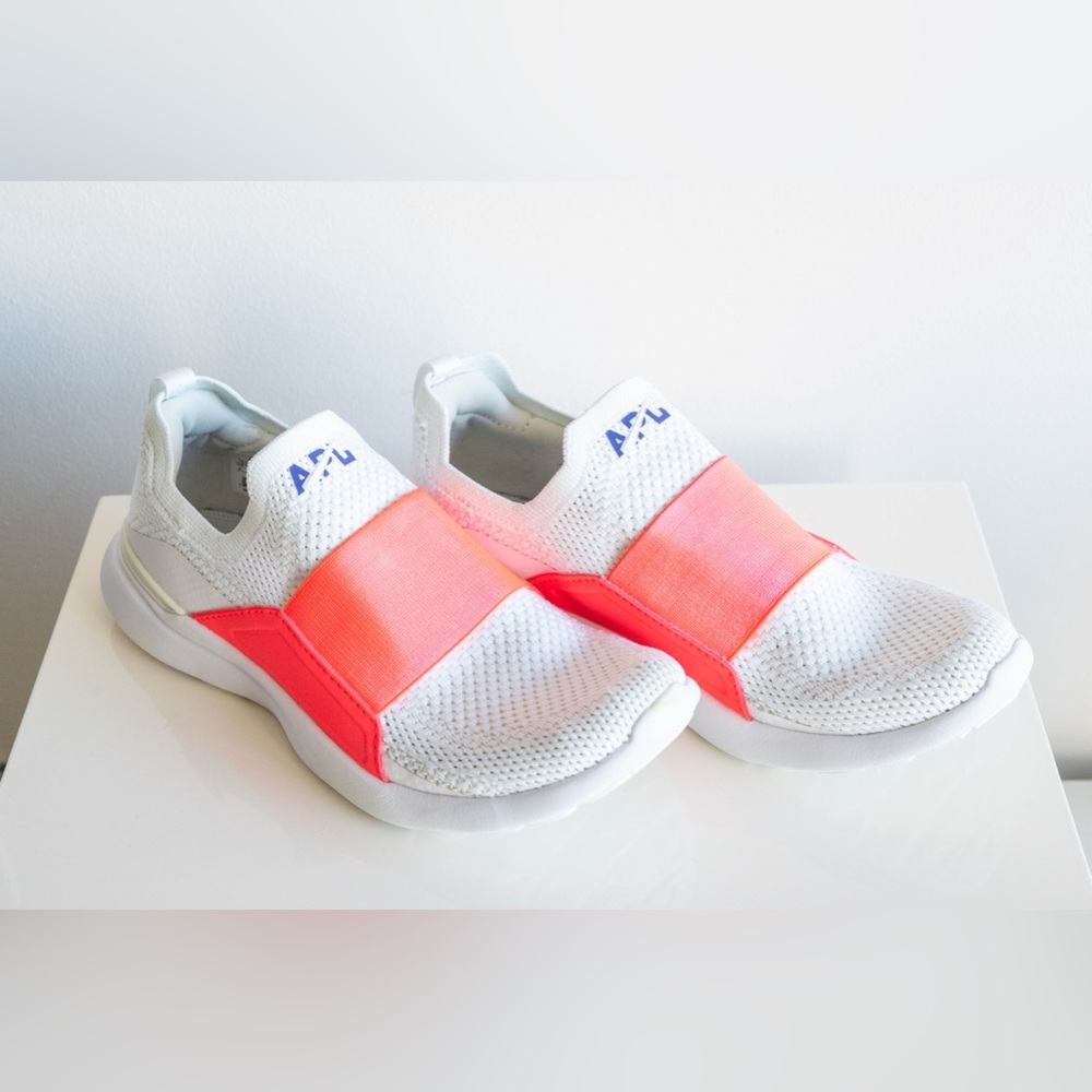APL Techloom Bliss - Never Worn Outside - US W Size 6